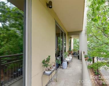 701 Royal Court - Photo Thumbnail 31