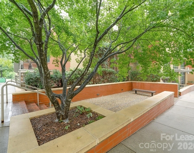 701 Royal Court - Photo Thumbnail 42