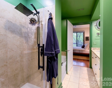 701 Royal Court - Photo Thumbnail 24