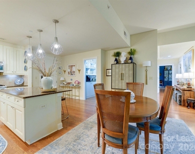 701 Royal Court - Photo Thumbnail 10