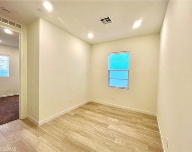 27260 Debut Place - Photo Thumbnail 6