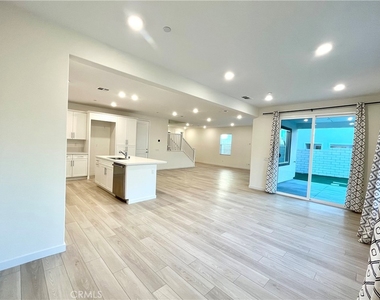 27260 Debut Place - Photo Thumbnail 4