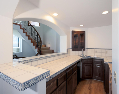 3265 Ocean Drive - Photo Thumbnail 11