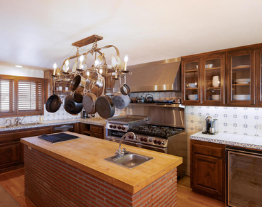 3265 Ocean Drive - Photo Thumbnail 9