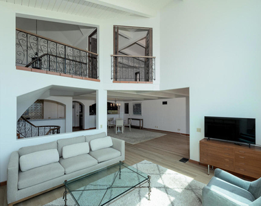 3265 Ocean Drive - Photo Thumbnail 8