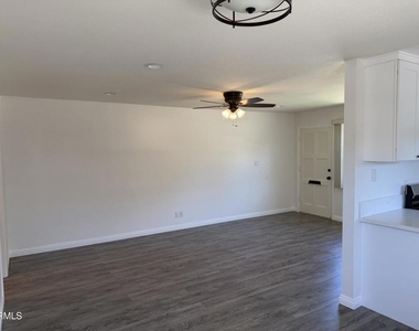 6008 Woodland Street - Photo Thumbnail 3