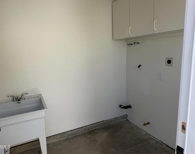 6008 Woodland Street - Photo Thumbnail 10