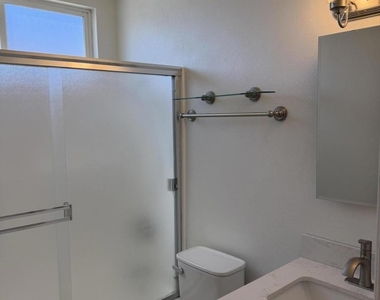 6008 Woodland Street - Photo Thumbnail 7