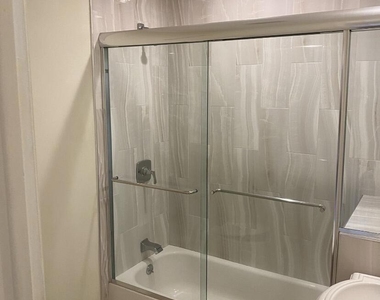 17616 Calvert Street - Photo Thumbnail 8