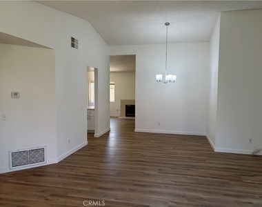 620 Sky Court - Photo Thumbnail 1