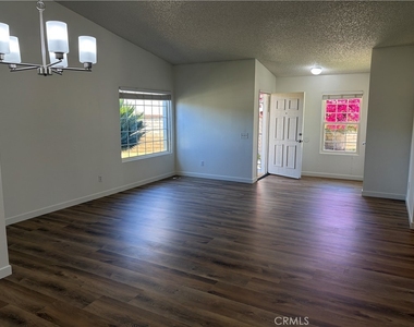 620 Sky Court - Photo Thumbnail 2
