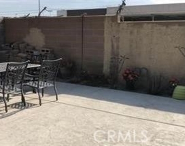 126 Lassen Place - Photo Thumbnail 8