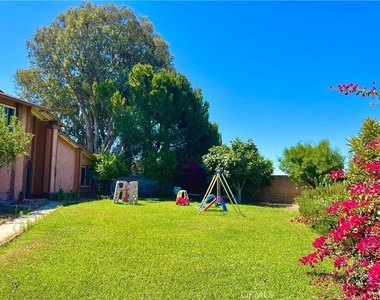 126 Lassen Place - Photo Thumbnail 4