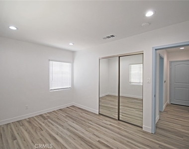 17339 Los Alimos Street - Photo Thumbnail 10
