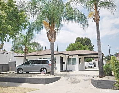 17339 Los Alimos Street - Photo Thumbnail 2
