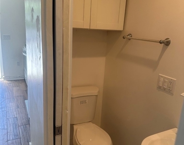 2174 N Beverly Glen - Photo Thumbnail 2