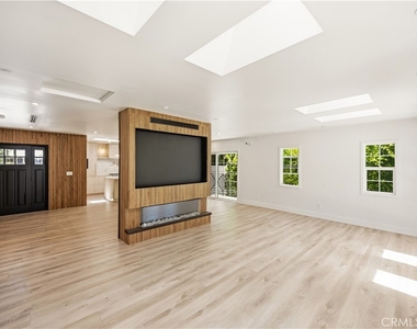 21231 San Miguel Street - Photo Thumbnail 6