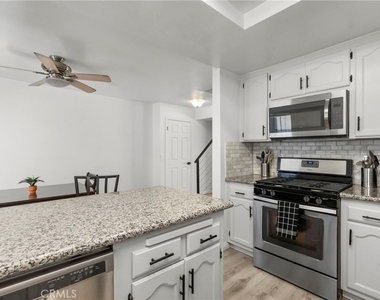 11274 Morrison Street - Photo Thumbnail 10