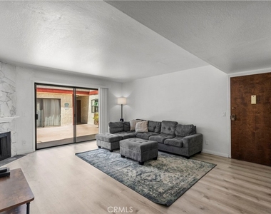 11274 Morrison Street - Photo Thumbnail 3