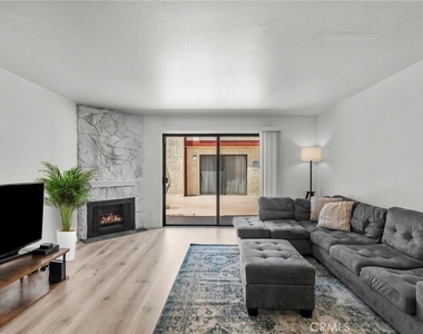 11274 Morrison Street - Photo Thumbnail 2