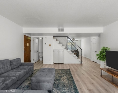 11274 Morrison Street - Photo Thumbnail 4