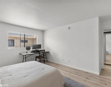 11274 Morrison Street - Photo Thumbnail 13