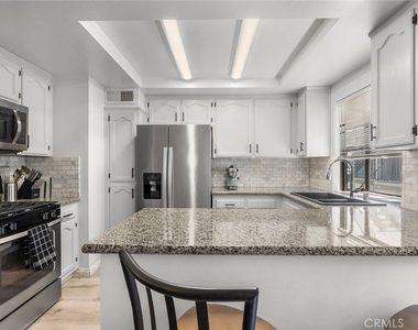 11274 Morrison Street - Photo Thumbnail 8