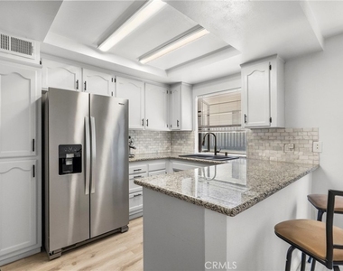 11274 Morrison Street - Photo Thumbnail 9
