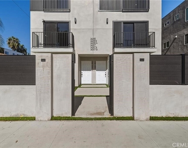 14165 Erwin Street - Photo Thumbnail 20