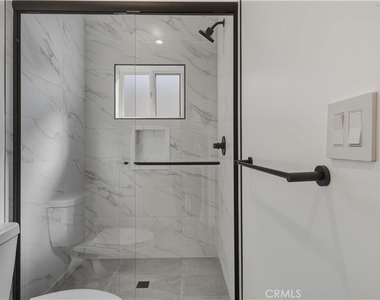 14165 Erwin Street - Photo Thumbnail 15