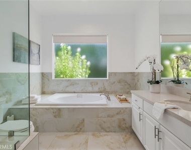 16459 Otsego Street - Photo Thumbnail 37