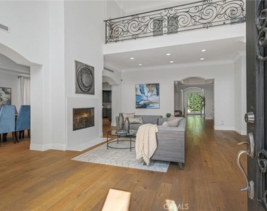 16459 Otsego Street - Photo Thumbnail 3