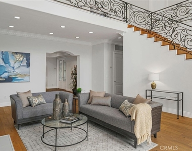 16459 Otsego Street - Photo Thumbnail 7
