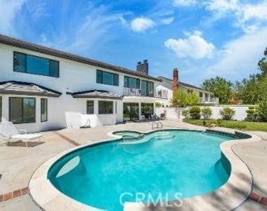 18340 Sandringham Court - Photo Thumbnail 26