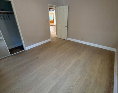 5644 Le Sage - Photo Thumbnail 11