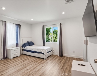 6620 Bellaire - Photo Thumbnail 7