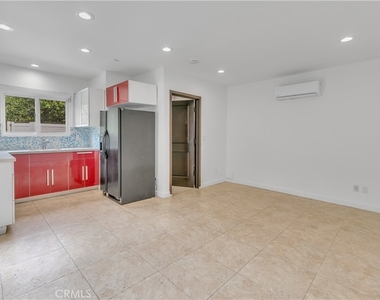 4925 Nagle Avenue - Photo Thumbnail 29