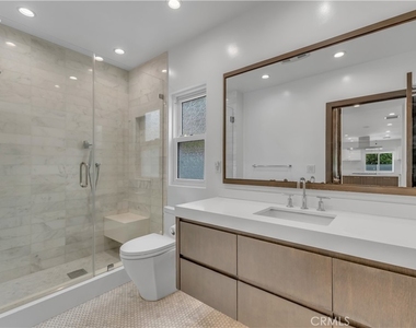 4925 Nagle Avenue - Photo Thumbnail 25