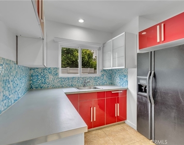 4925 Nagle Avenue - Photo Thumbnail 32