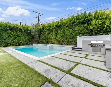 4925 Nagle Avenue - Photo Thumbnail 39