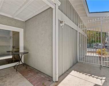8349 Lurline - Photo Thumbnail 14