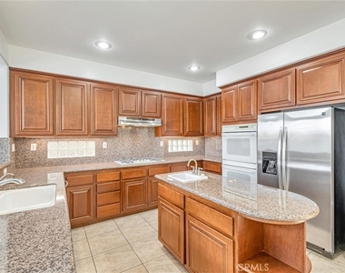 19754 Mariposa Creek Way - Photo Thumbnail 17