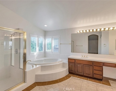 19754 Mariposa Creek Way - Photo Thumbnail 24