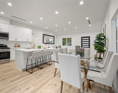5865 Tobias Avenue - Photo Thumbnail 2