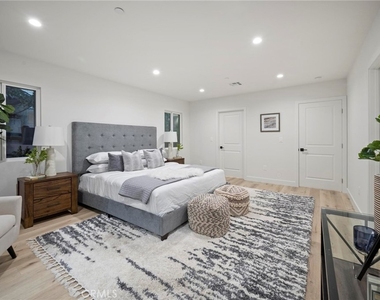 5865 Tobias Avenue - Photo Thumbnail 15