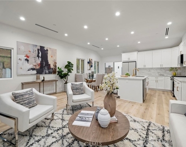 5865 Tobias Avenue - Photo Thumbnail 8