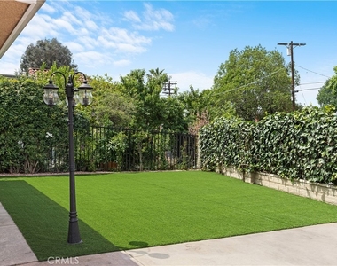 6508 Mammoth Avenue - Photo Thumbnail 27