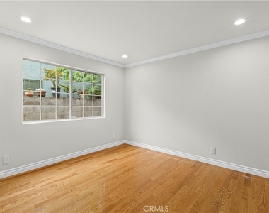 6508 Mammoth Avenue - Photo Thumbnail 19