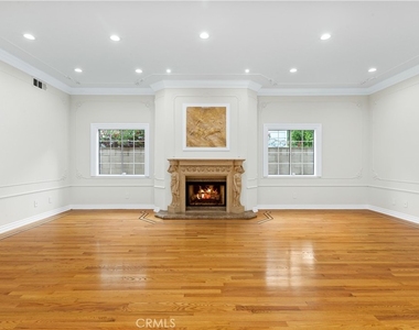 6508 Mammoth Avenue - Photo Thumbnail 4