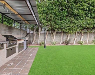 6508 Mammoth Avenue - Photo Thumbnail 29